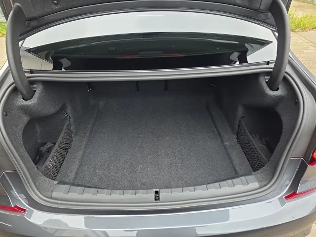 BMW 330 330i M-Sport Sedan