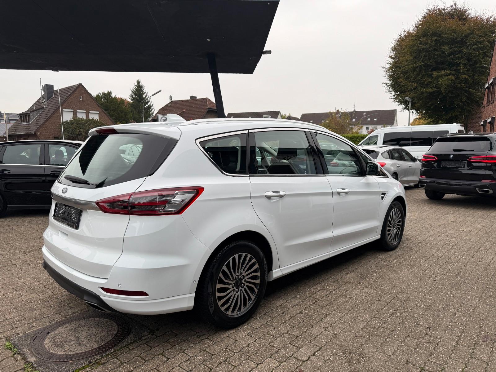 Ford S-Max Titanium