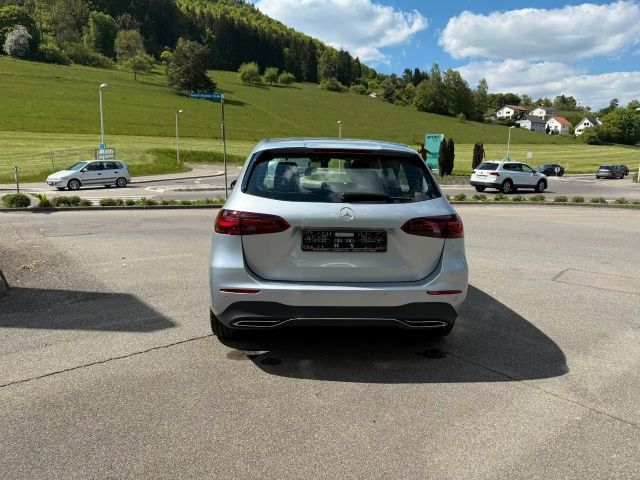 Mercedes-Benz B 180 Totwinkel / Winter-Paket / Kamera /  MBUX