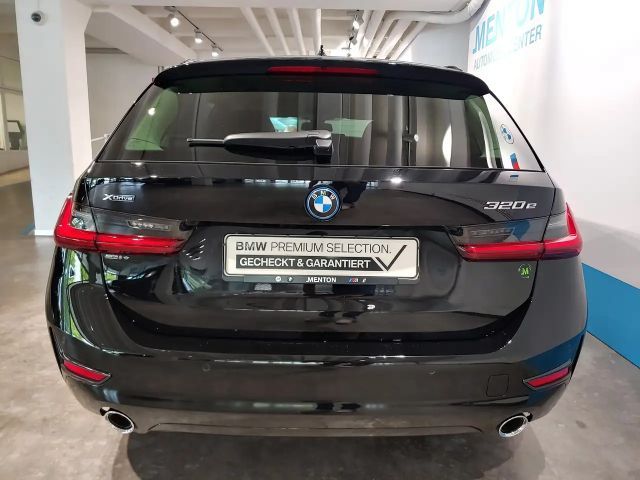 BMW 320 320e Sport Line xDrive