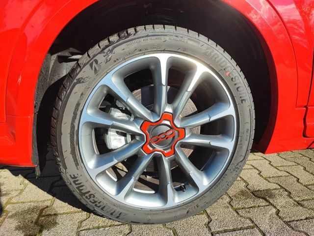 Fiat 500X RED