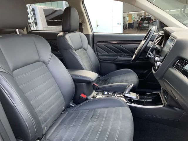 Mitsubishi Outlander 4WD PHEV