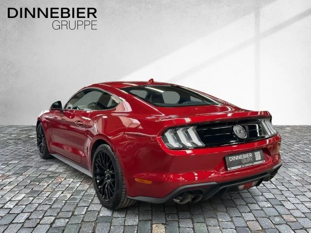 Ford Mustang Fastback GT 5.0 V8