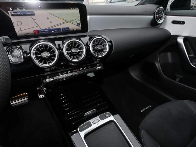 Mercedes-Benz A 200 AMG Line