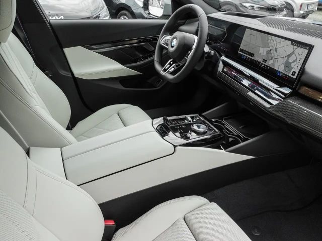 BMW 520 520i M-Sport Sedan