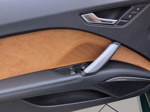 Audi TT RS Quattro Roadster S-Tronic