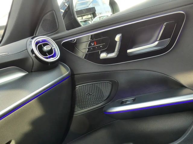 Mercedes-Benz C 200 AMG Line Sedan