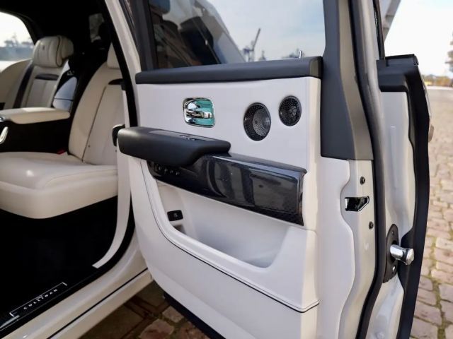 Rolls-Royce Cullinan Cullian Black Badge 2026  4 Seats I star headliner