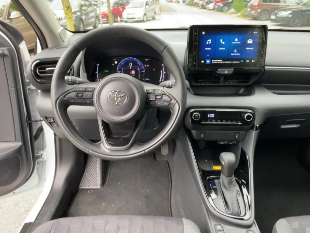 Toyota Yaris 1.5 HSD 116 PS B&W **Sondermodell**