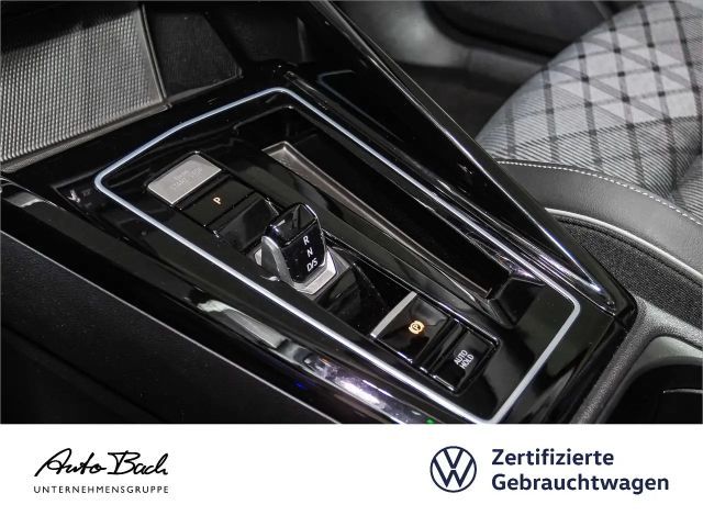 Volkswagen Golf 2.0 TSI DSG R-Line