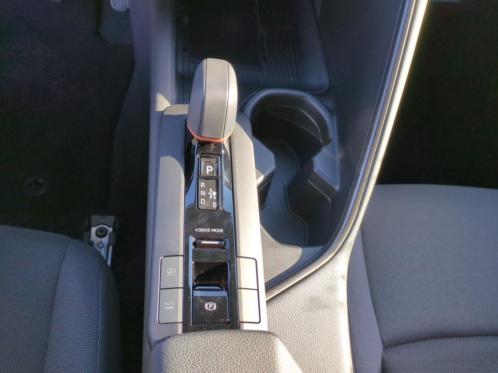 Toyota C-HR Plug-in Team D