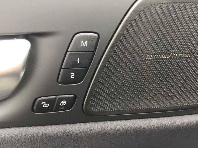 Volvo XC60 Dark Plus