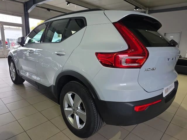Volvo XC40 Core Momentum