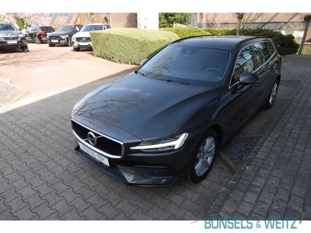 Volvo V60 Core Hybrid