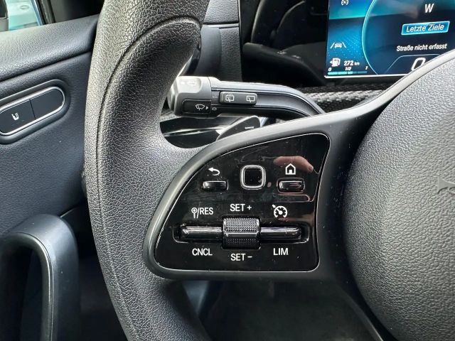 Mercedes-Benz A 180 A 180 d Style