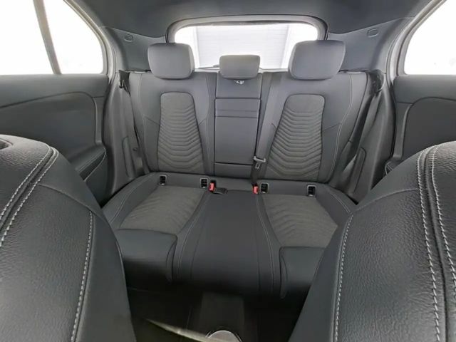 Mercedes-Benz A 200 A 200 Advanced+ AUTOM*AHK*MEMORY*AMBIENTE*RFK*..