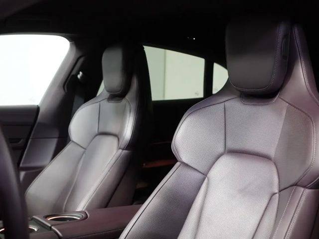 Porsche Taycan 4 Cross Turismo