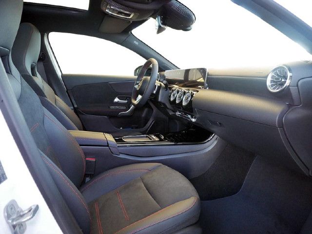 Mercedes-Benz A 200 A 200 d