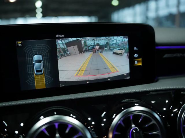 Mercedes-Benz A 35 AMG 4MATIC AMG Line