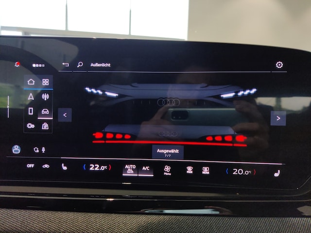 Audi A6 Avant Quattro S-Tronic