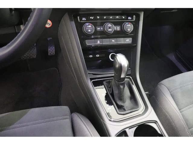 Volkswagen Touran 1.5 TSI Highline R-Line
