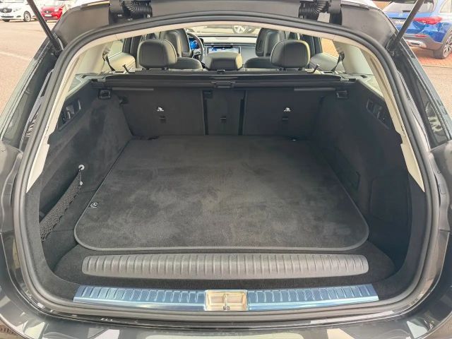 Mercedes-Benz E 300 AVANTGARDE E 300 de