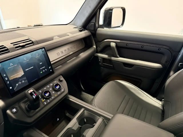 Land Rover Defender 110