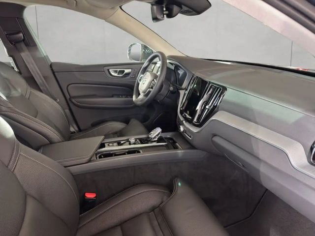 Volvo XC60 AWD Dark Plus