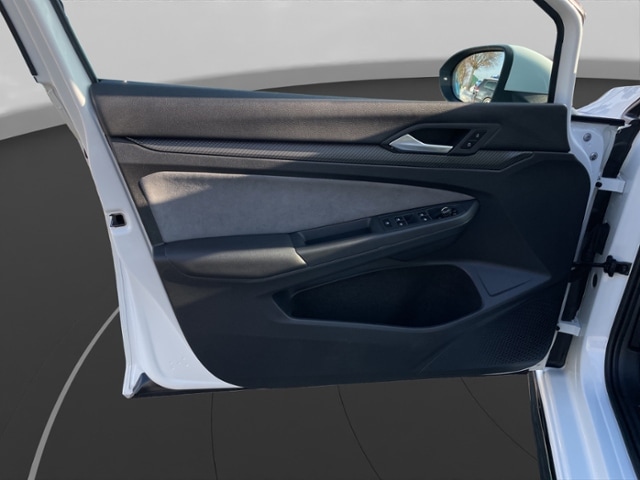 Volkswagen Golf 1.5 eTSI DSG Golf VIII