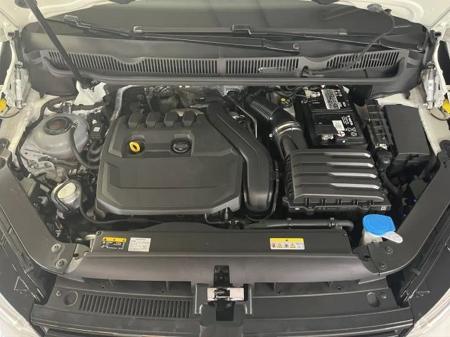 Volkswagen Touran 1.5 TSI R-Line