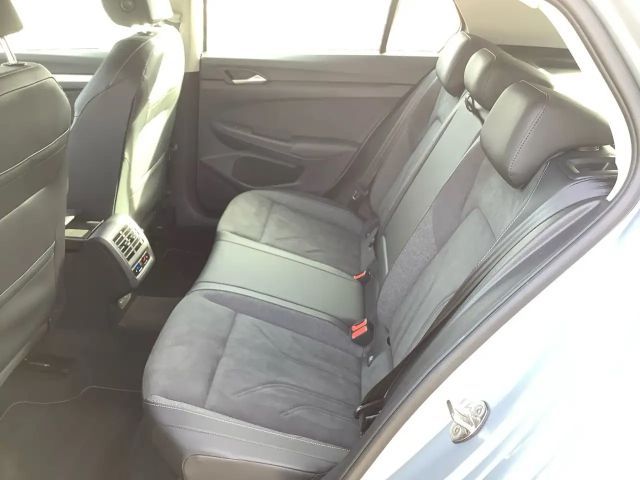 Volkswagen Golf 1.5 eTSI DSG Style