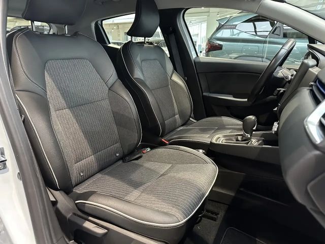 Renault Clio E-Tech Intens