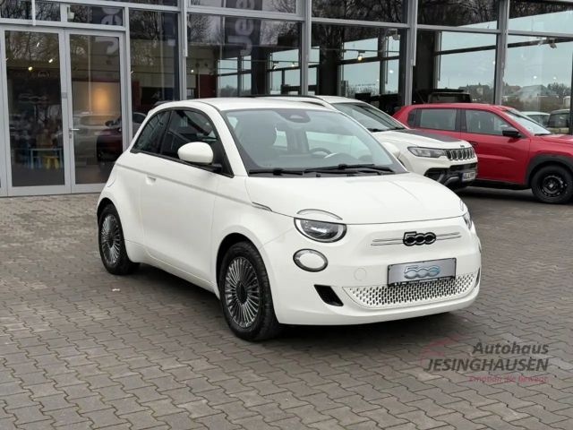 Fiat 500e +Keyless+Klimaaut.+Tempomat+Schildererkennung