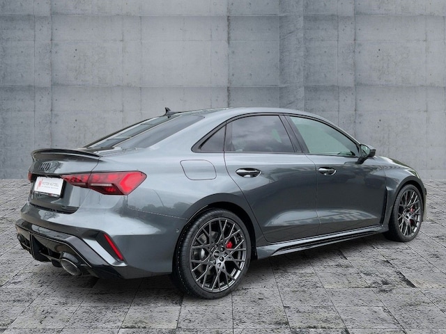Audi RS3 Quattro S-Tronic Sedan