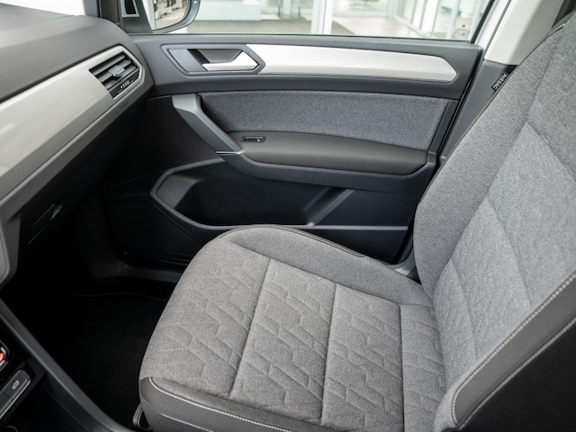 Volkswagen Touran 1.5 TSI DSG ACC FLA KeyLess AkustikGlas