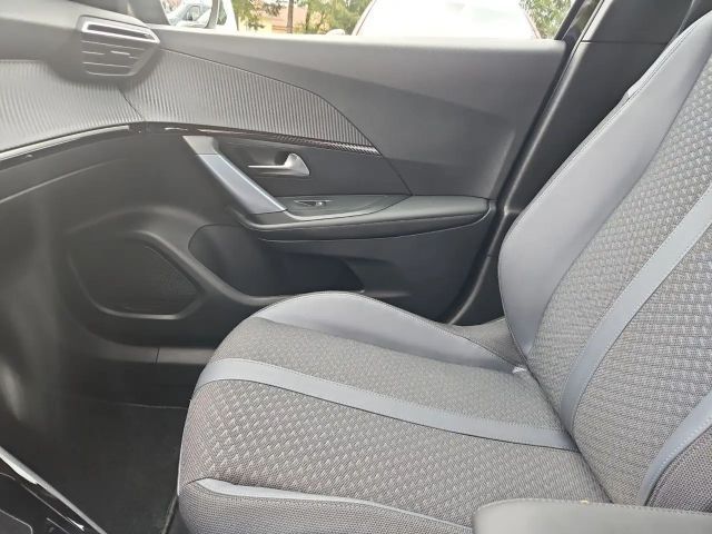 Peugeot E-2008 Allure Pack