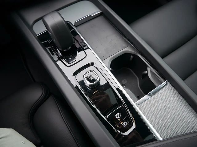 Volvo XC60 AWD Dark Plus T6