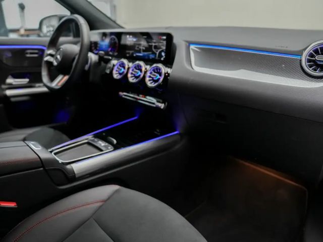 Mercedes-Benz GLA 200 4MATIC GLA 200 d