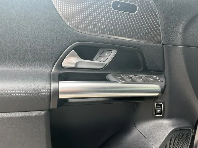 Mercedes-Benz EQA 300 4MATIC