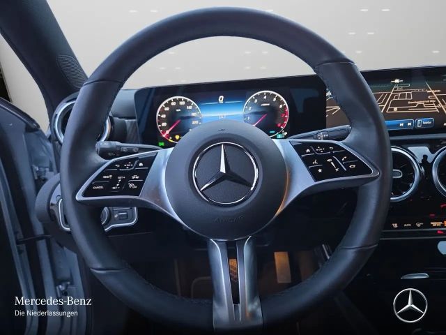 Mercedes-Benz A 200 Progressive