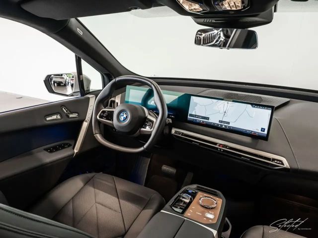 BMW iX xDrive