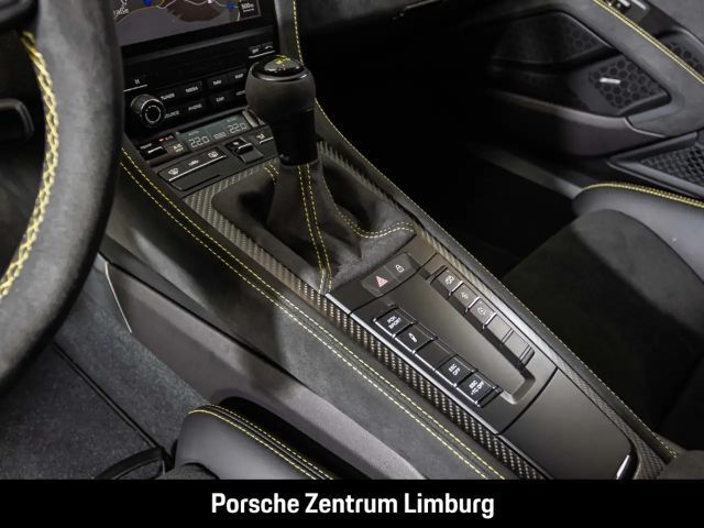 Porsche Cayman 718 RS