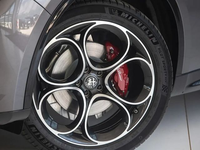 Alfa Romeo Stelvio AT8 Q4 Veloce