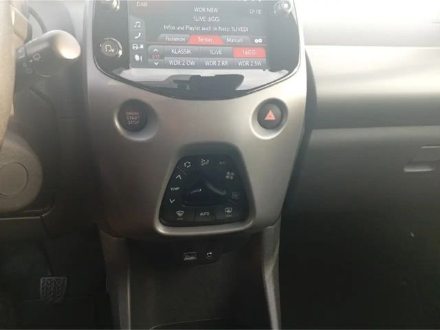 Toyota Aygo Hatchback Play Team D