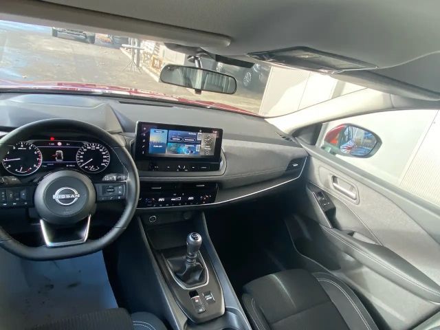 Nissan Qashqai 1,3 MHEV First Edition +