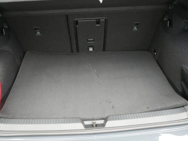 Volkswagen Golf Black Edition PANO HUD AHK 360° ACC MA