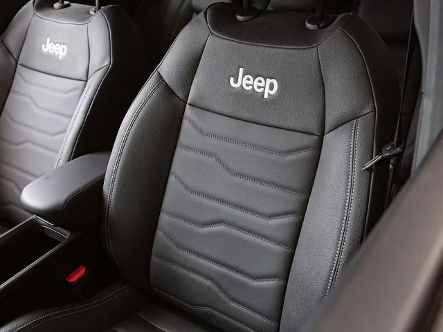 Jeep Avenger Full-Electric Summit