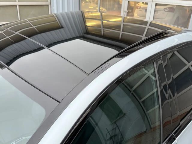 Mercedes-Benz E 220 E 220 d Sedan