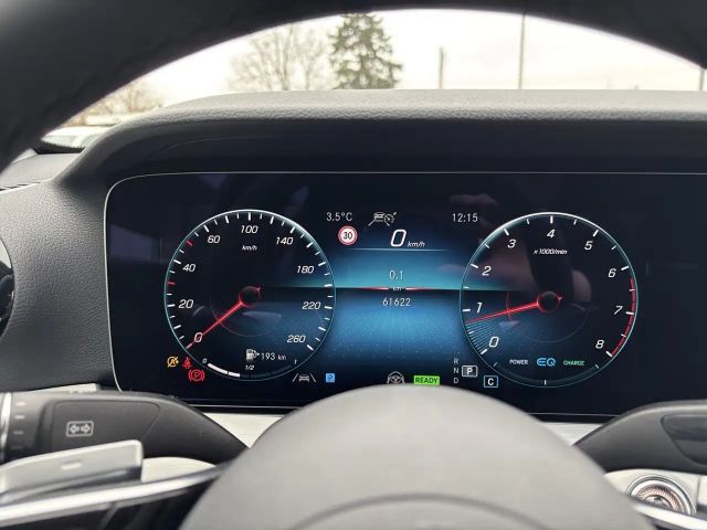 Mercedes-Benz E 200 AVANTGARDE Sedan