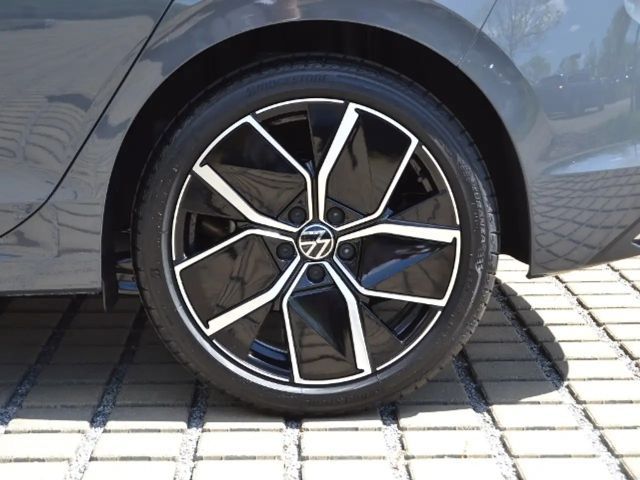 Volkswagen Golf 1.5 eTSI DSG Golf VIII